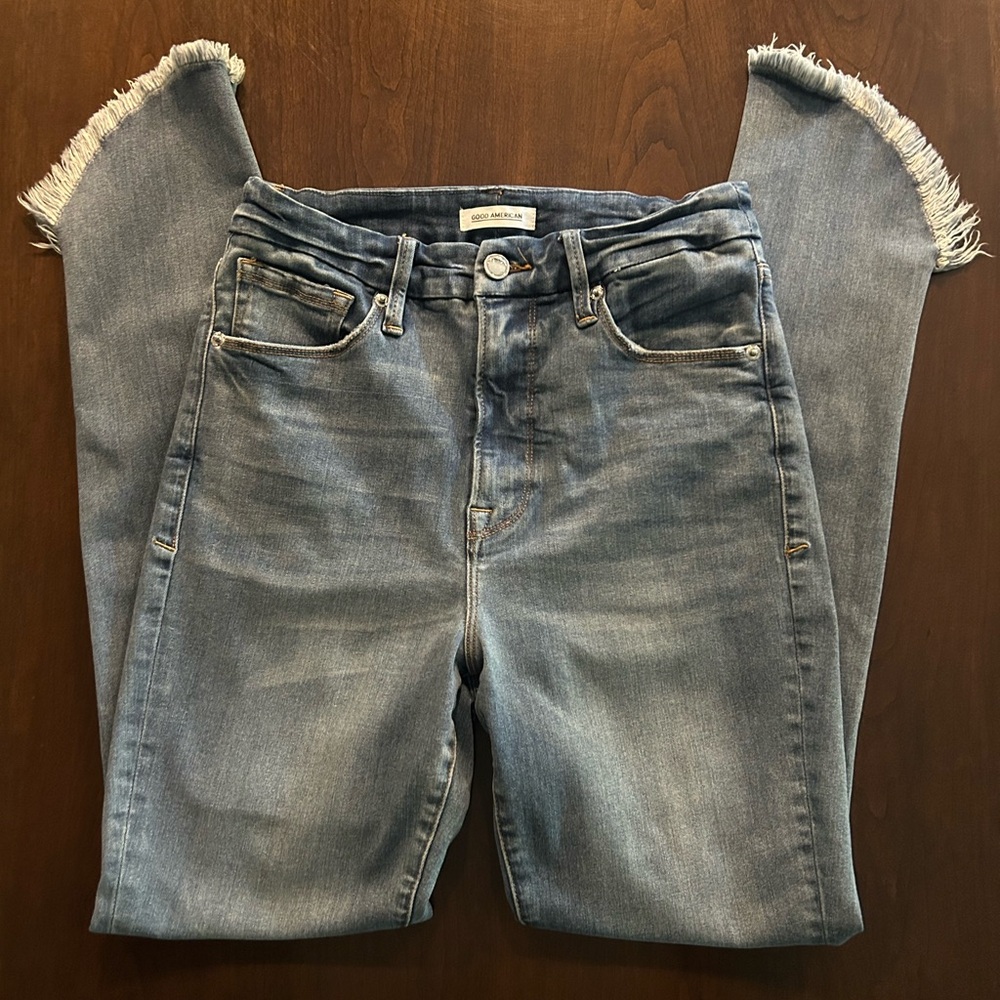 Good American Blue Straight Leg Jeans with Frayed Hem